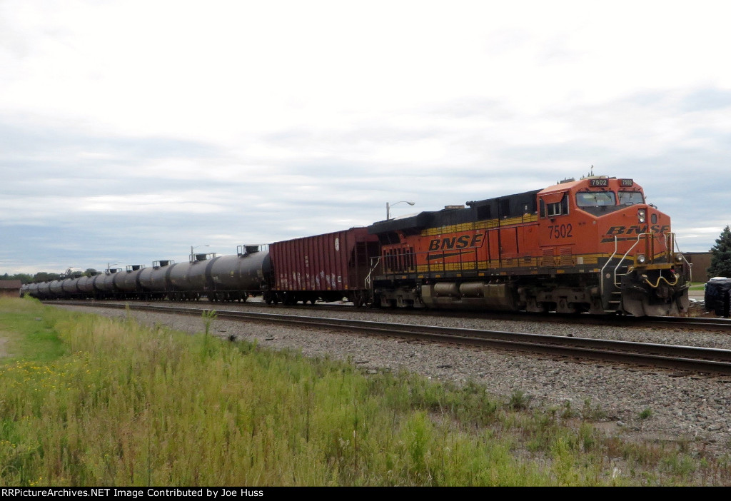 BNSF 7502 DPU